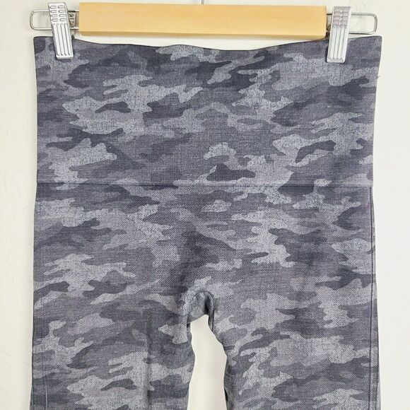 Spanx Womens Mid Rise Leggings Medium Gray Camouflage Stretch Pull-On‎ shapewear - Picture 3 of 4